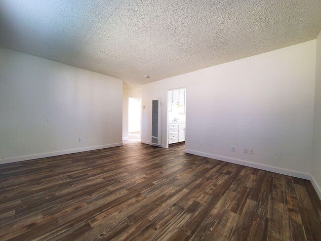 property at 1041 N Mollison Ave