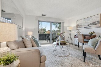 101 Piccadilly Pl in San Bruno, CA - Building Photo - Building Photo