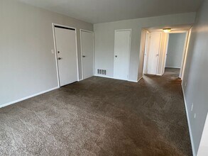 9128 E 10th St in Indianapolis, IN - Building Photo - Building Photo