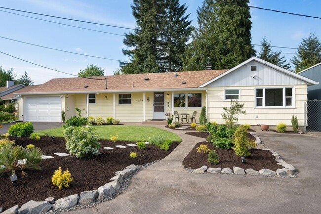 4929 SE Mintone Dr