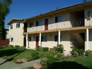 730 San Juan Dr in Sunnyvale, CA - Foto de edificio - Building Photo