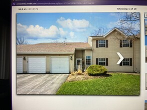 20 Gant Cir in Streamwood, IL - Building Photo - Building Photo