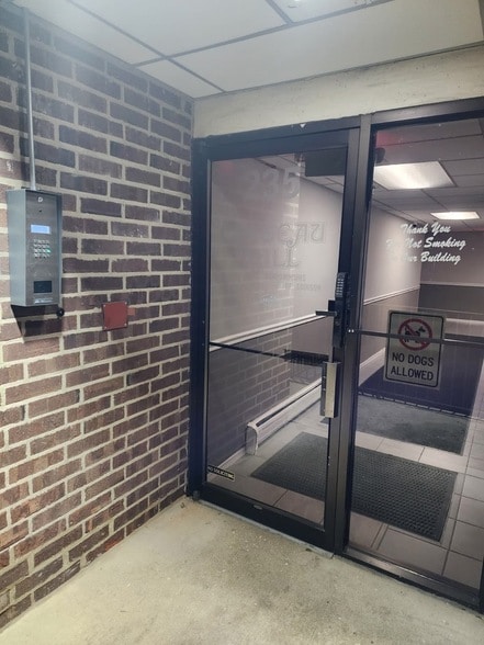 235 N Mill Rd, Unit 106B in Addison, IL - Building Photo - Building Photo