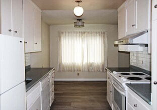 280 Lee St in Oakland, CA - Building Photo - Building Photo