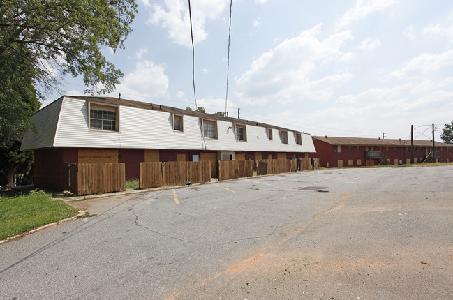 Wynhaven Apartments in Marietta, GA - Building Photo - Building Photo