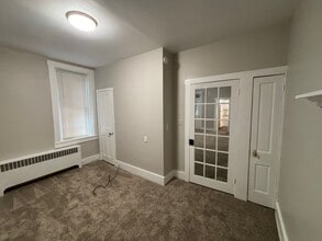 223-225 S Market St in Elizabethtown, PA - Foto de edificio - Building Photo