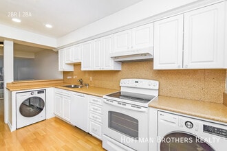 4807 Woodley Ave in Los Angeles, CA - Foto de edificio - Building Photo