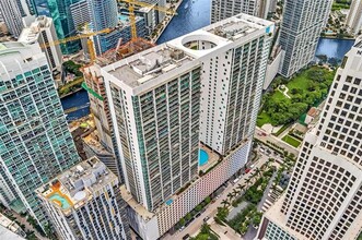 55 SE 6th St, Unit 2205 in Miami, FL - Building Photo - Building Photo