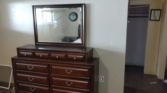 14605 NE 3rd Ct in Miami, FL - Foto de edificio - Building Photo