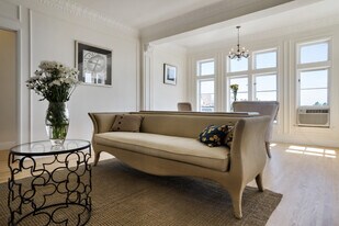 The Savoy Plaza in West Hollywood, CA - Building Photo