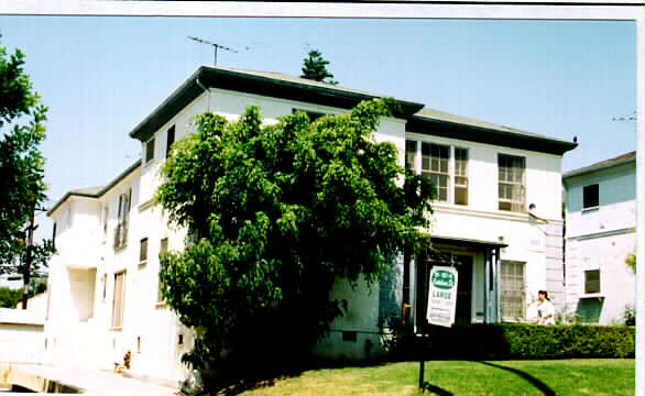 131-133 1/2 N Catalina St in Los Angeles, CA - Building Photo - Building Photo