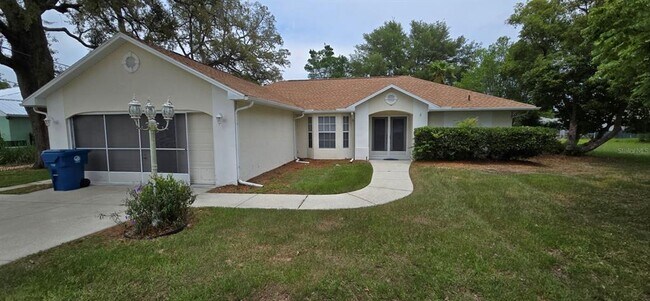 4322 Dewberry St in Spring Hill, FL - Building Photo - Building Photo