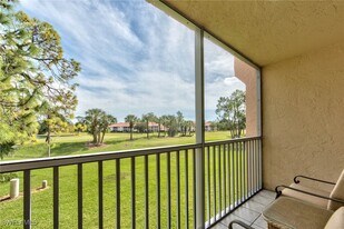 175 Turtle Lake Ct in Naples, FL - Building Photo