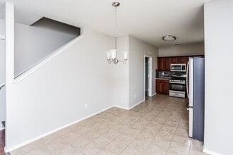 5000 Caraway Dr in Fort Worth, TX - Foto de edificio - Building Photo