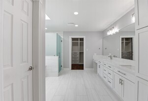 2019 Brimberry St in Houston, TX - Building Photo