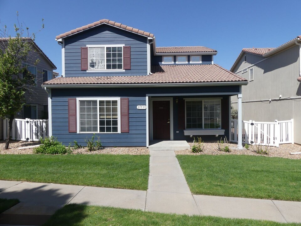 21539 E 47th Ave in Denver, CO - Building Photo