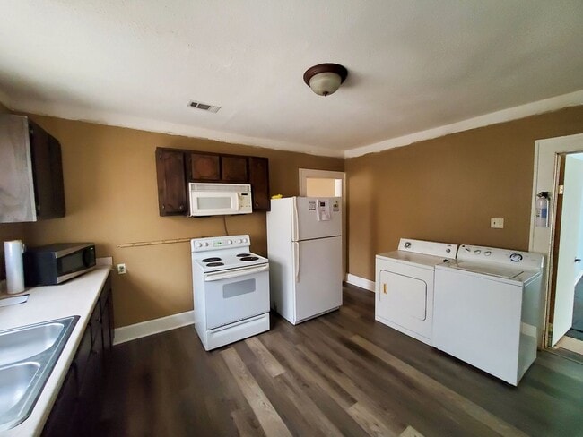 2120 DeLesseps Ave in Savannah, GA - Building Photo - Building Photo