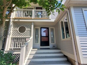 15 Hammersmith Rd in Newport, RI - Building Photo - Building Photo