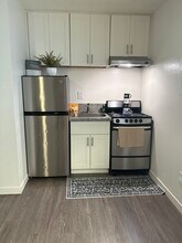 1321 E St, Unit 9 in Sacramento, CA - Foto de edificio - Building Photo