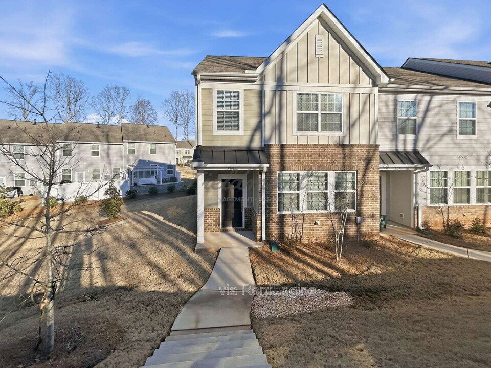 209 Stammer Ln in Travelers Rest, SC - Building Photo