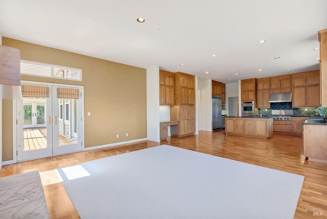 205 Saddle Wood Dr in Novato, CA - Building Photo