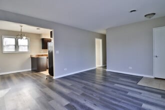 111 E 13th St in Lombard, IL - Foto de edificio - Building Photo