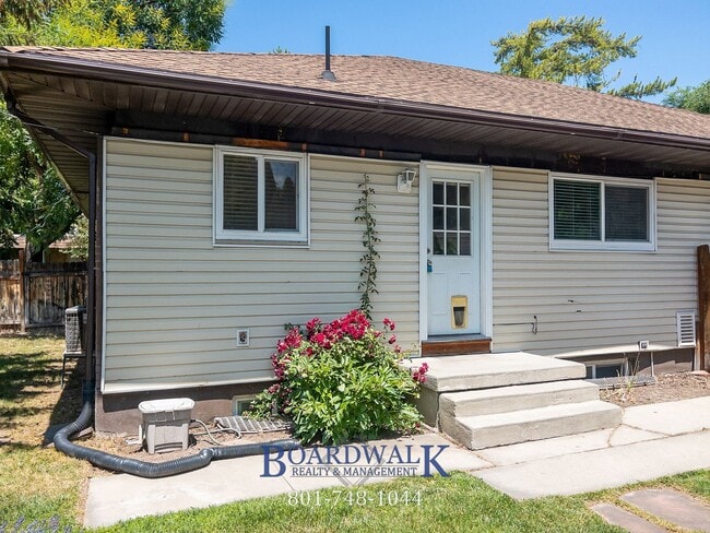 1781 Lincoln Ln in Holladay, UT - Building Photo - Building Photo