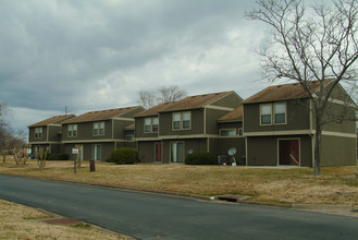 Twin Canal Village in Virginia Beach, VA - Building Photo - Building Photo