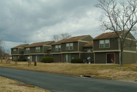 Twin Canal Village in Virginia Beach, VA - Foto de edificio - Building Photo