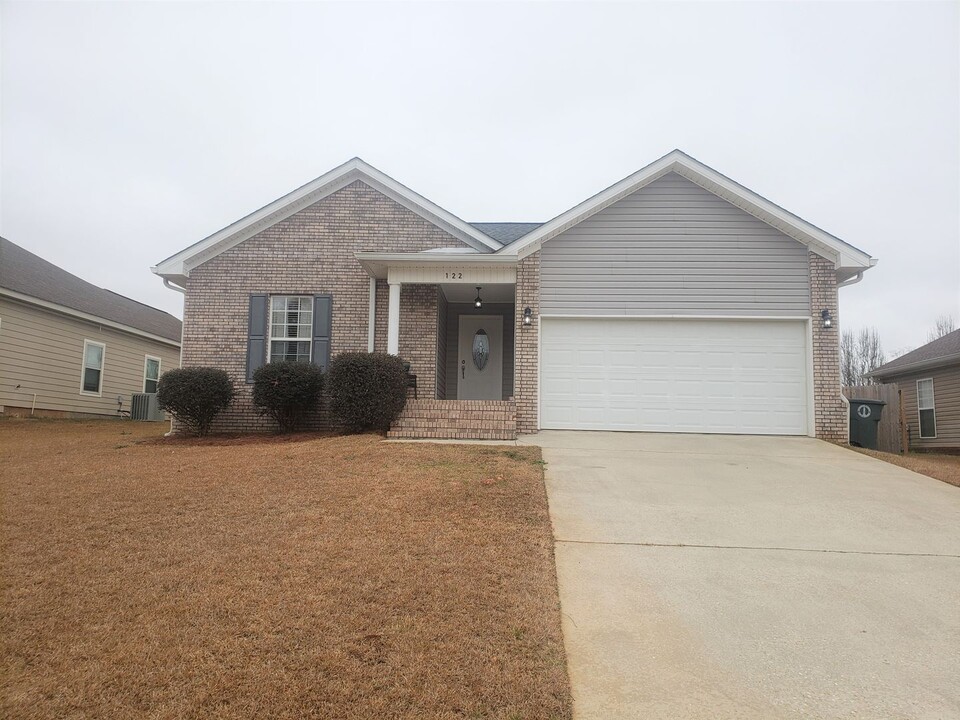 122 Sagewood Ln in Enterprise, AL - Building Photo