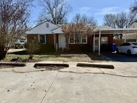 910 Garver St in Norman, OK - Building Photo