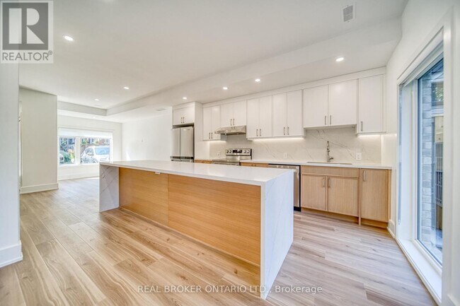 72 Jones Ave in Toronto, ON - Building Photo - Building Photo
