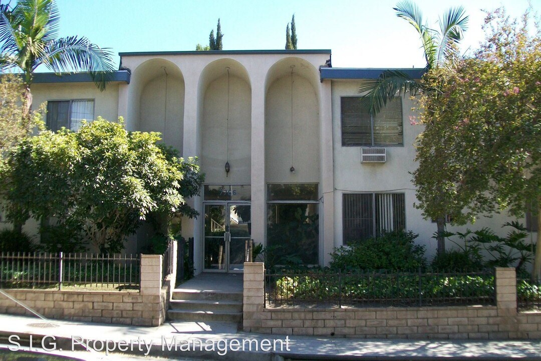 7766 Wyngate St in Los Angeles, CA - Building Photo