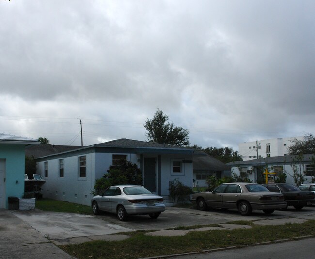 1914-1922 Madison St in Hollywood, FL - Foto de edificio - Building Photo
