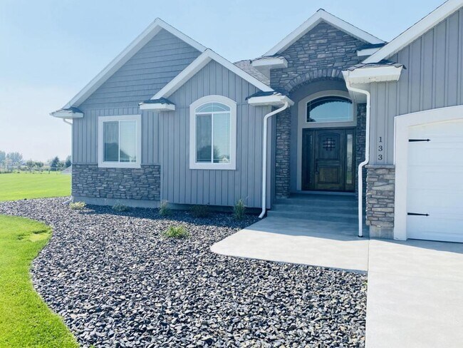 133 N 3717 E in Rigby, ID - Building Photo - Building Photo