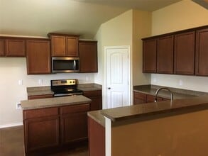 7205 Hackberry Ct in Granbury, TX - Foto de edificio - Building Photo