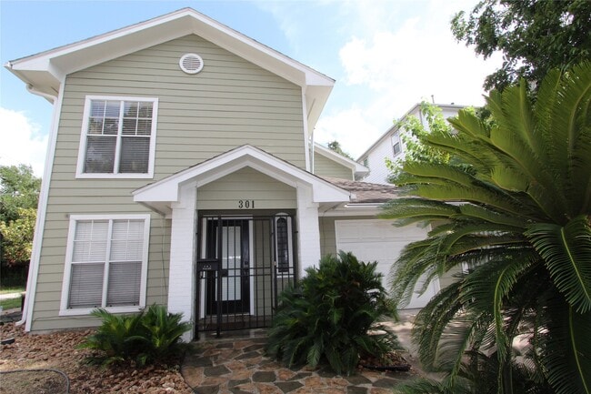 property at 2008 Taft St