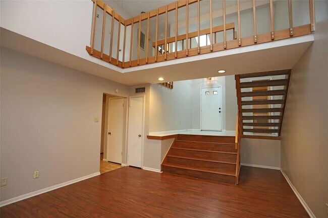 2336 Fairwind Dr photo'