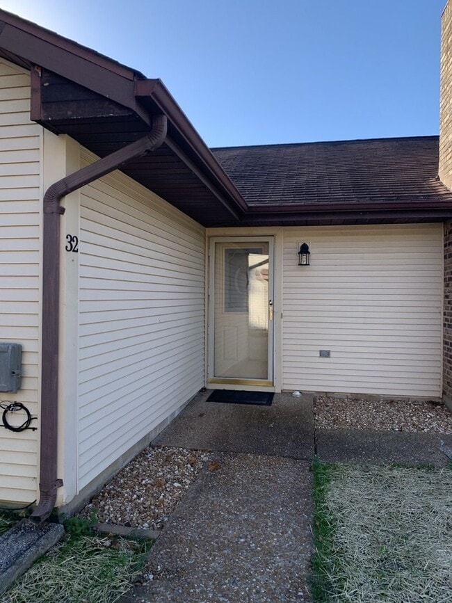 32 Rabbit Trail Dr in Washington, MO - Building Photo - Building Photo