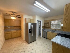 4831 NW 12th St in Lauderhill, FL - Building Photo - Building Photo