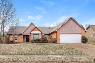 1031 Dove Hollow Dr in Memphis, TN - Building Photo