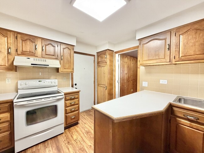 2041 Gorton St in Beloit, WI - Building Photo - Building Photo