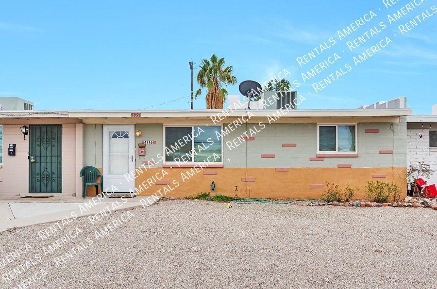 4996 S Highland Dr in Tucson, AZ - Building Photo