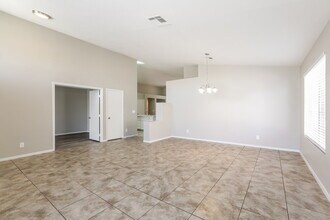 1025 Blue Lantern Dr in Henderson, NV - Building Photo - Building Photo