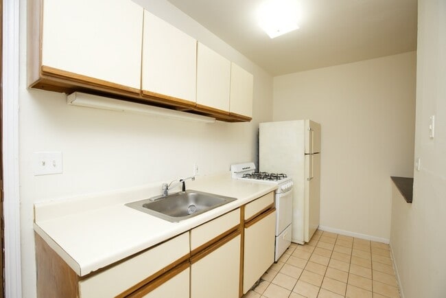 820 W Cornelia in Chicago, IL - Building Photo - Building Photo