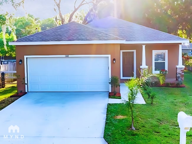 property at 1005 N Wills St