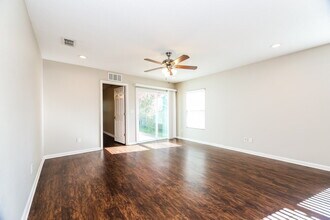 8200 Highfield Ave in Jacksonville, FL - Foto de edificio - Building Photo