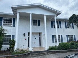 2220 NE 68th St in Fort Lauderdale, FL - Building Photo