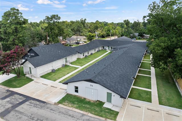 316 W 7th St-Unit -114 in Mount Pleasant, TX - Foto de edificio