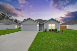 195 S Colbert St in Dayton, TX - Building Photo